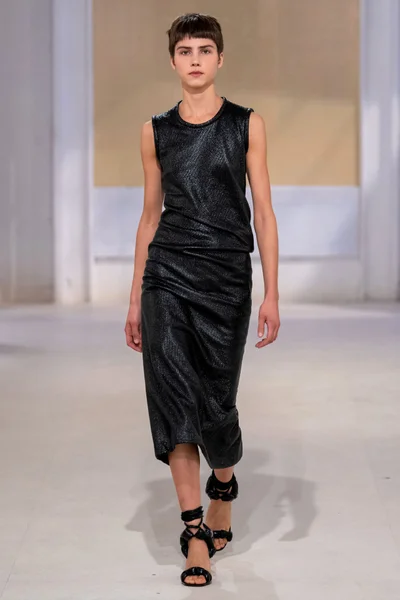 Look 8